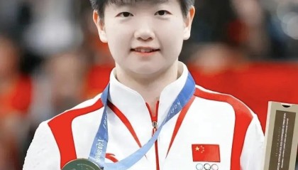 英雄联盟官方赛事官网-日本记者：孙颖莎在巴黎奥运领奖台上笑容满面 回训练场失声痛哭