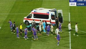 记者：斯帕吉奇做完检查后已经回到休息室，看起来没有太大问题