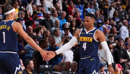 韦少真成毒药？两战18中2坑苦约基奇：掘金板凳告急